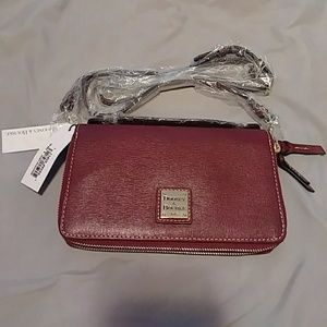 Dooney@Bourke Saffiano Willis convertable Clutch.